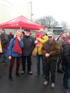 Solidarität beim Warnstreik der IGMetall 2017 in Wülfrath